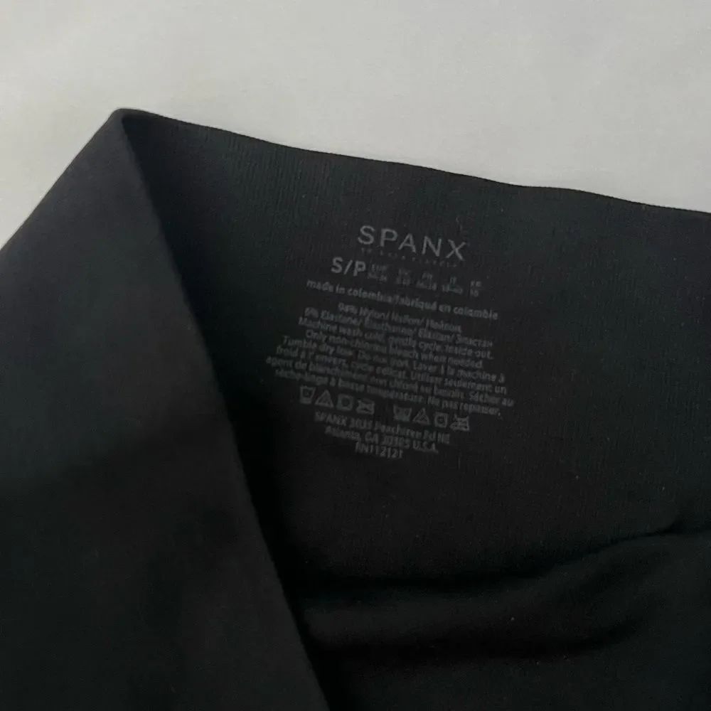 Spanx Shapewear Leggings Thick Waist Band Black Ripped texture size Small - Picture 3 of 5